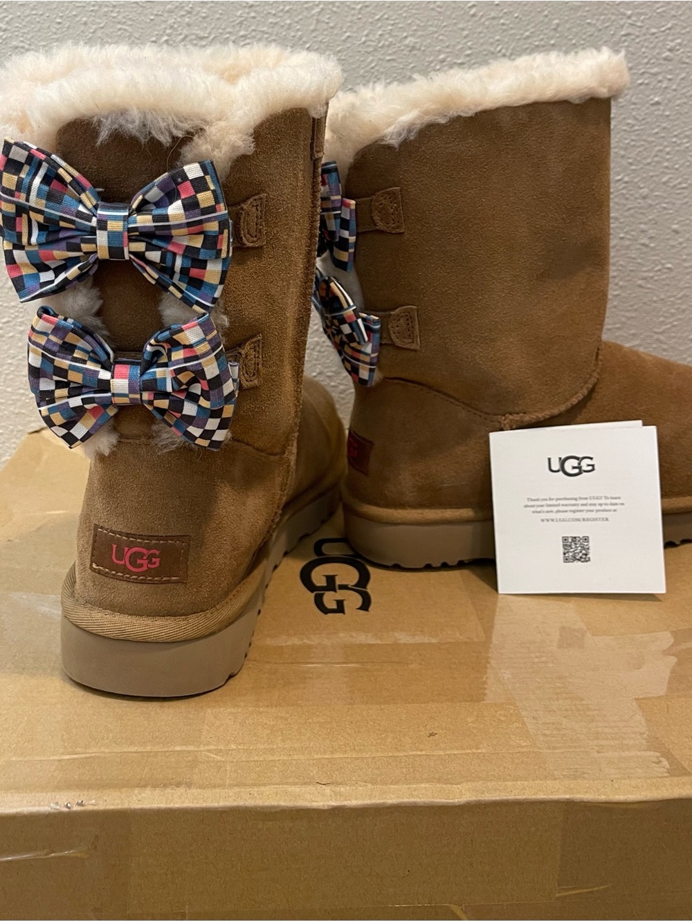 NWT UGG Bailey Bow Checker Boots Chestnut Suede Size 9 NEW IN BOX